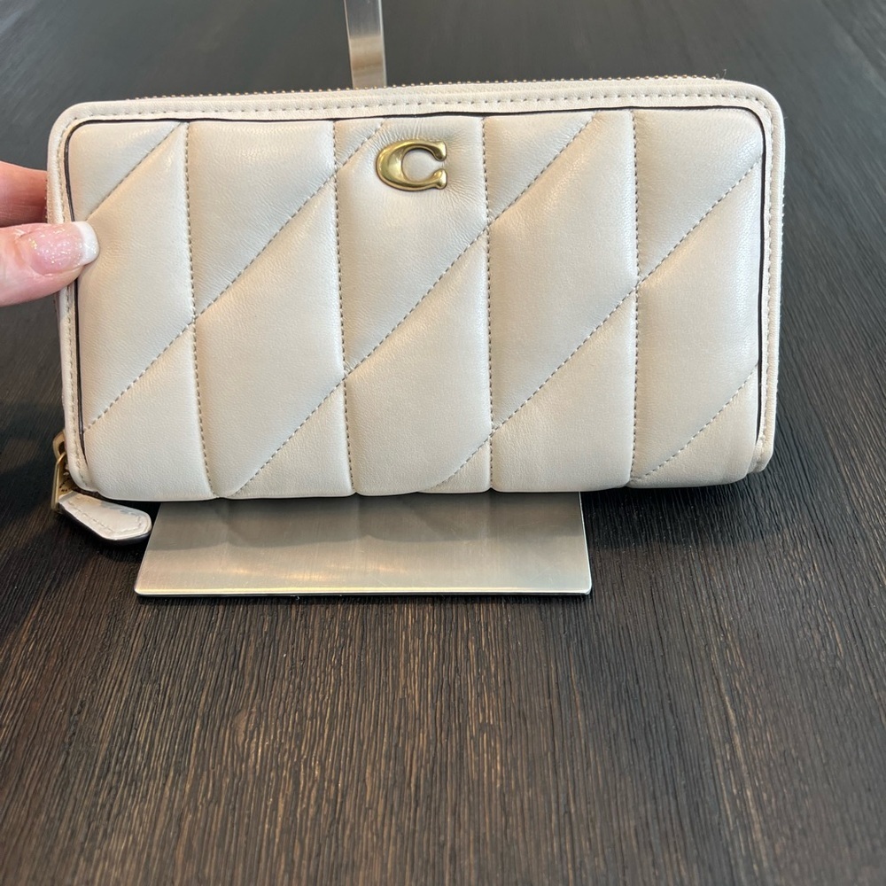 Coach Accordion Zip Wallet with Pillow Quilting